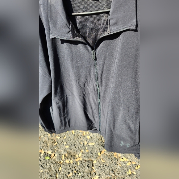 Under Armour - Black windbreaker, size large - Picture 4 of 4
